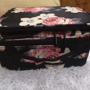 Travel makeup bag